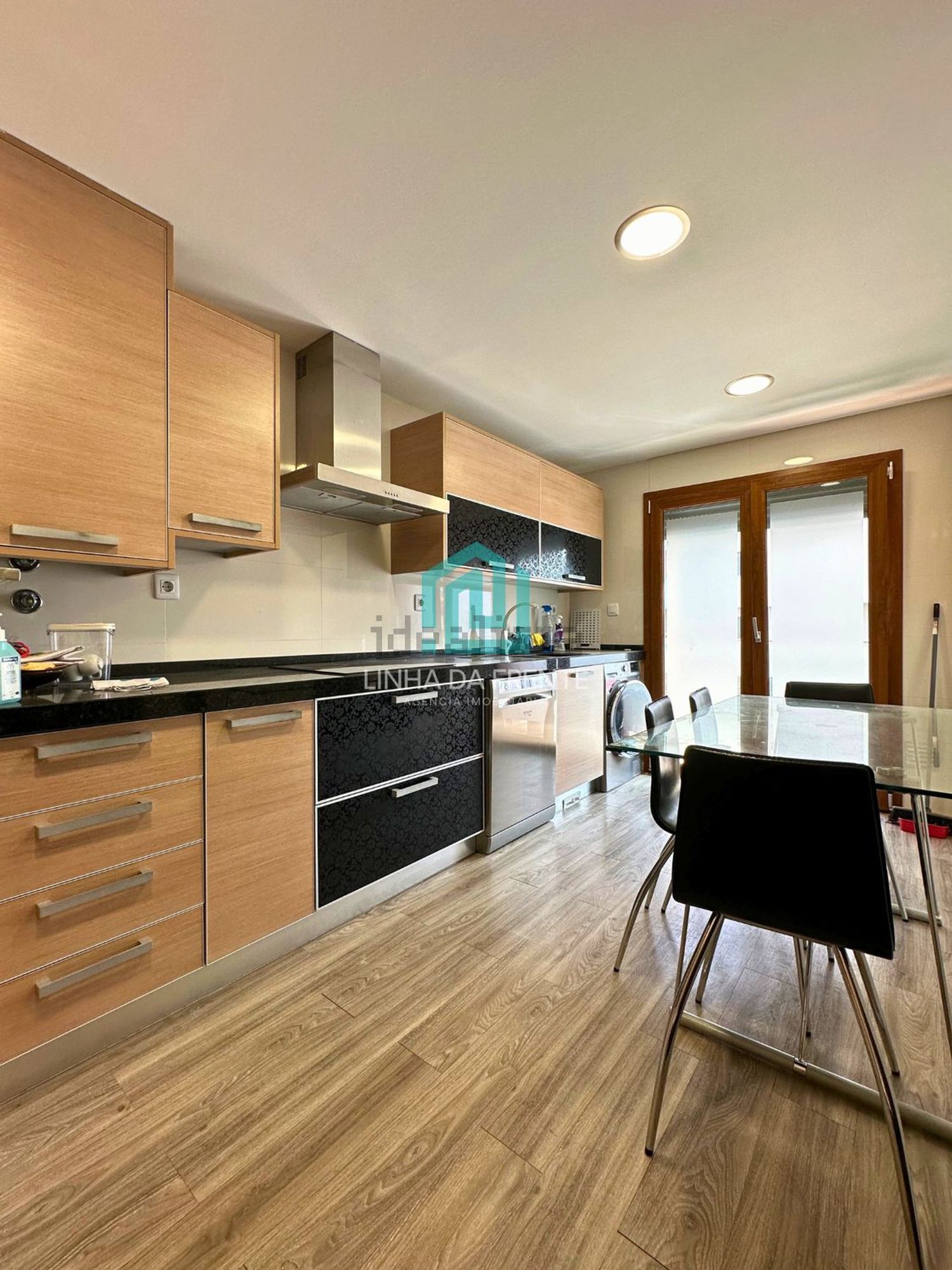 公寓 t3出售在Rua Hermínia Silva - 厨房