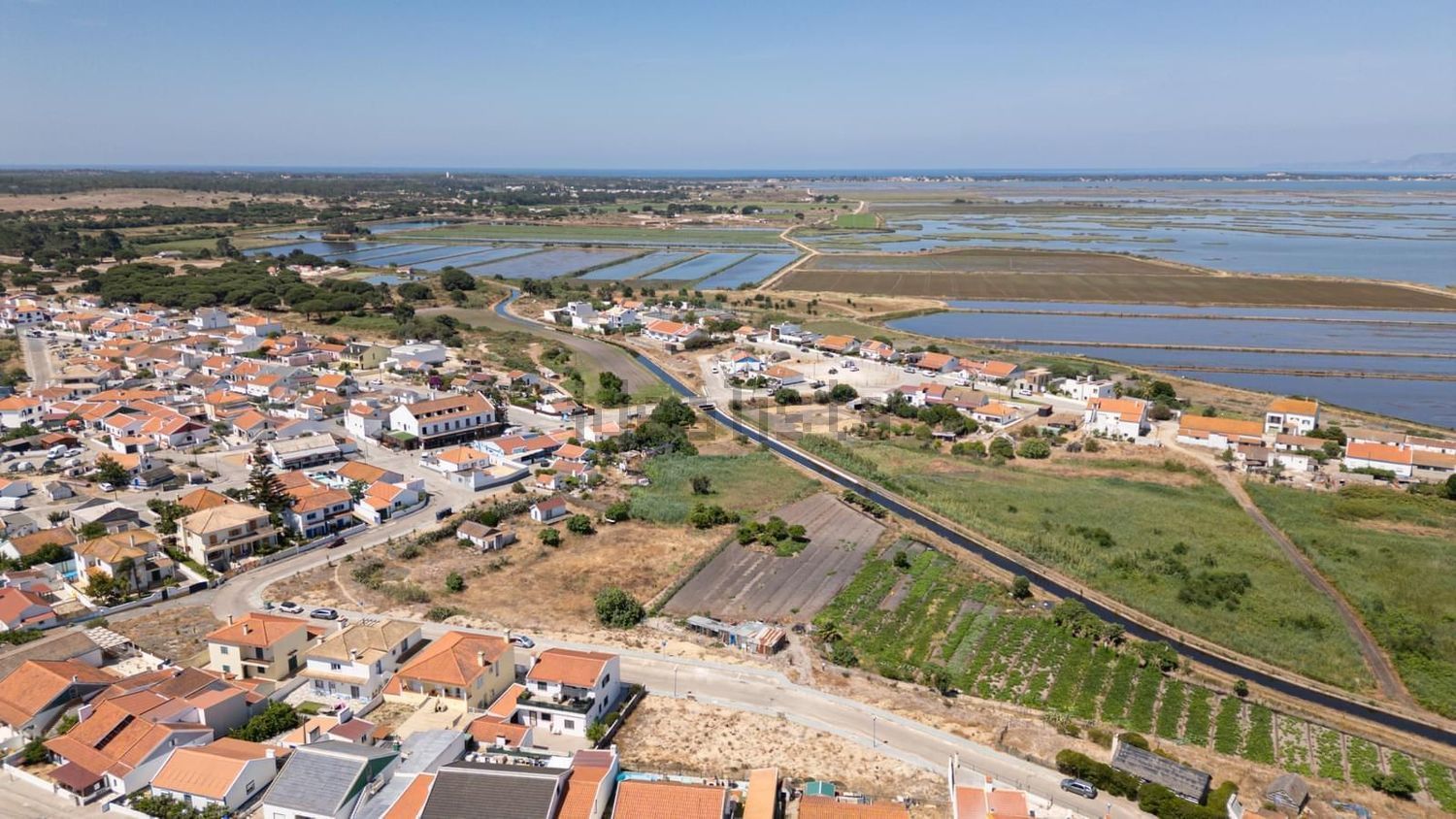 小楼房或独栋别墅出售在Estrada Sem Nome - 视线