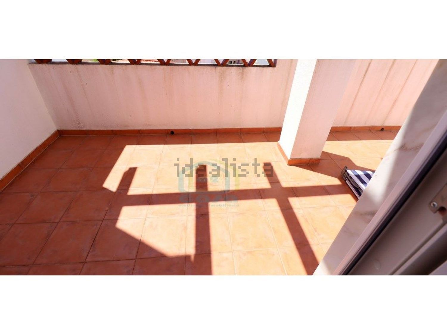 小楼房或独栋别墅出售在Rua Dona Aurélia, 13 - 阳台