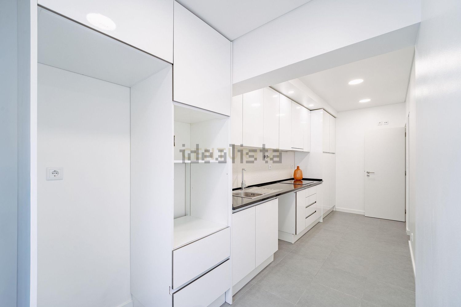 公寓 t2出售在Rua Luís António Verney, 27 - 厨房