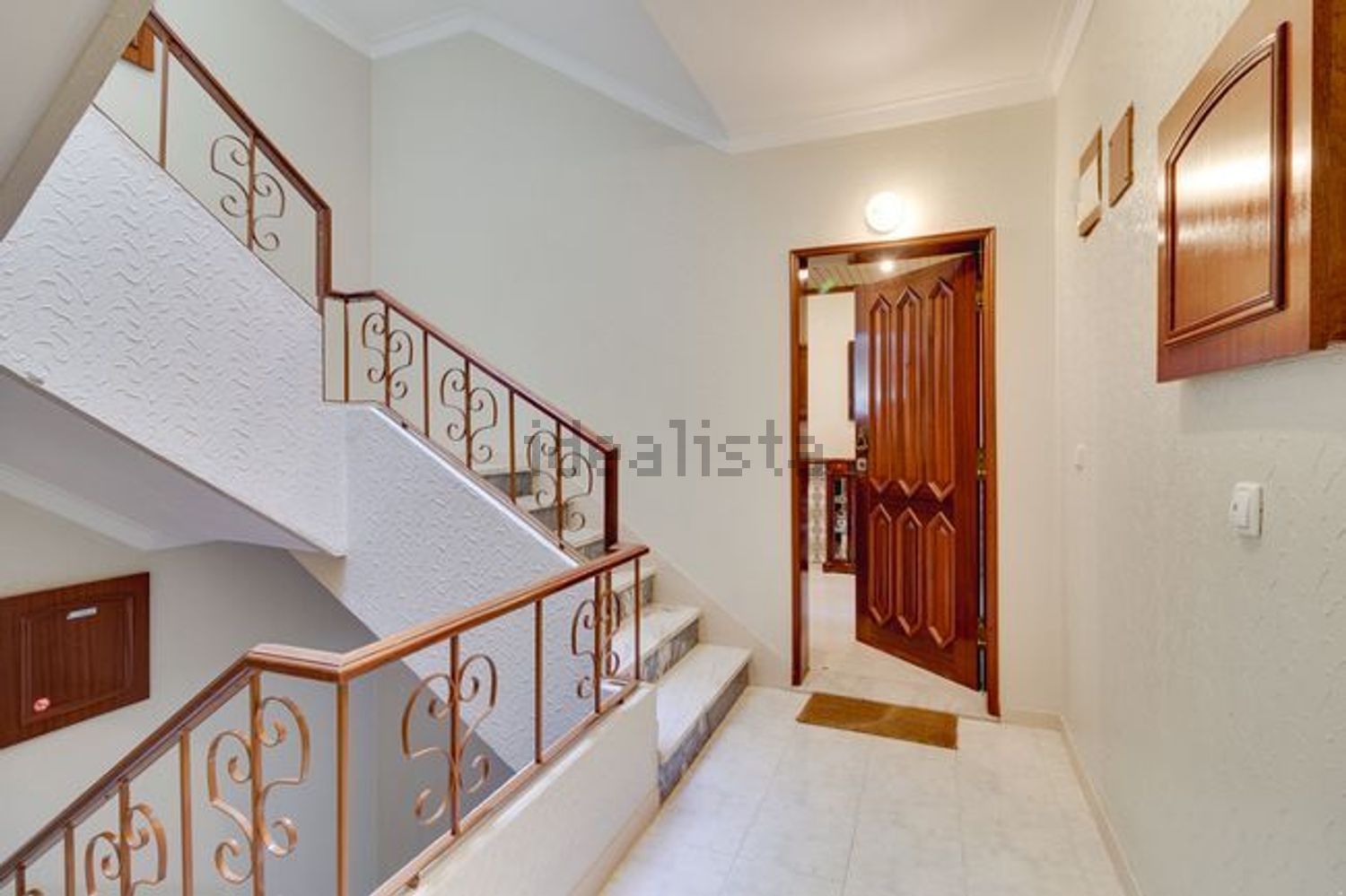 公寓 t3出售在Rua Luís de Camões, 9 - 楼梯