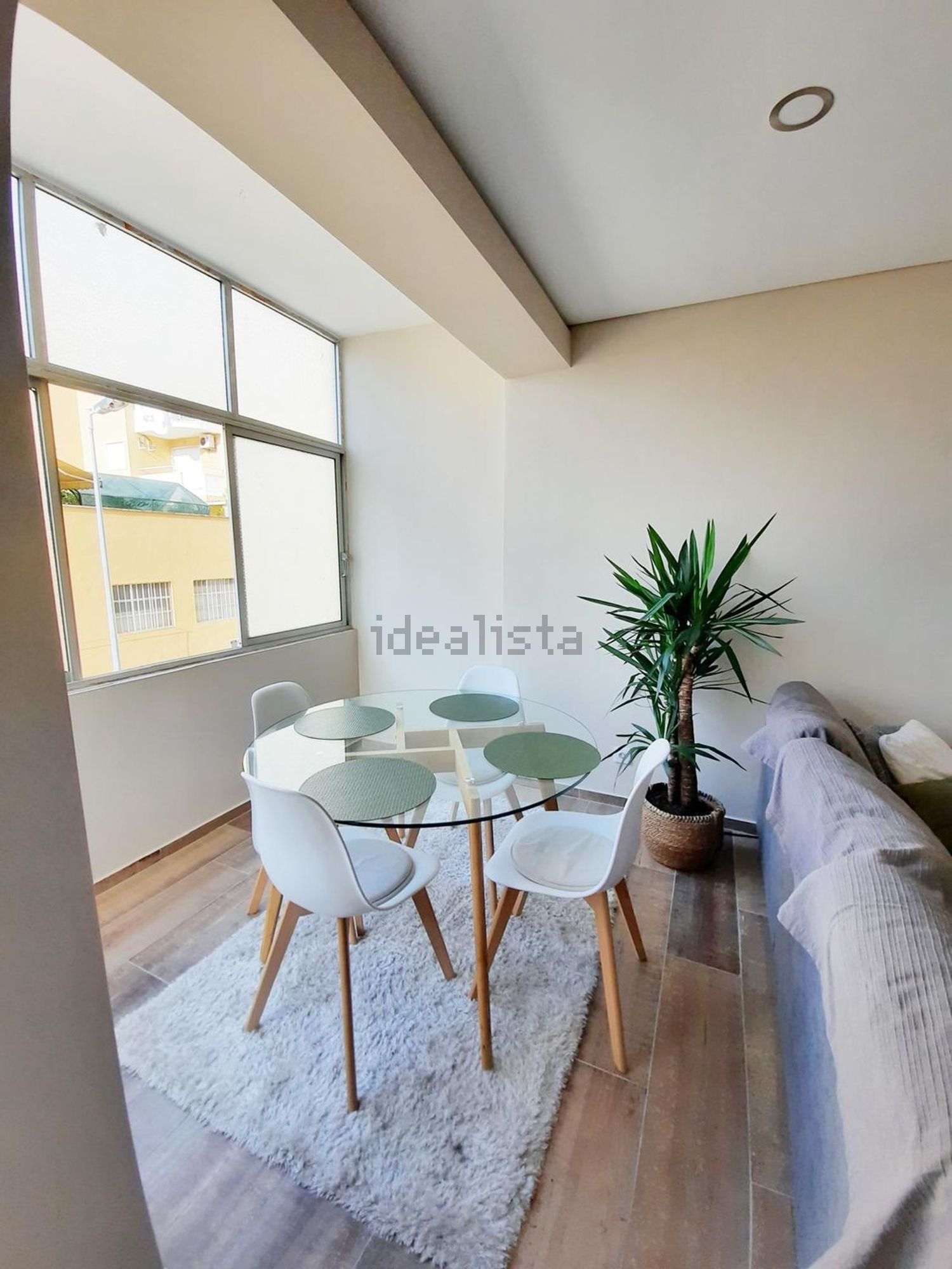 出租房间在Rua Bento de Jesus Caraça, 1 - 客厅