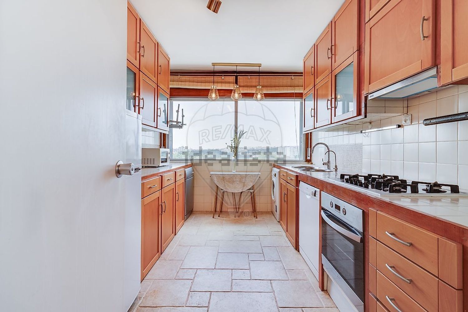 出租公寓 t2在Rua Maria Brown - 厨房