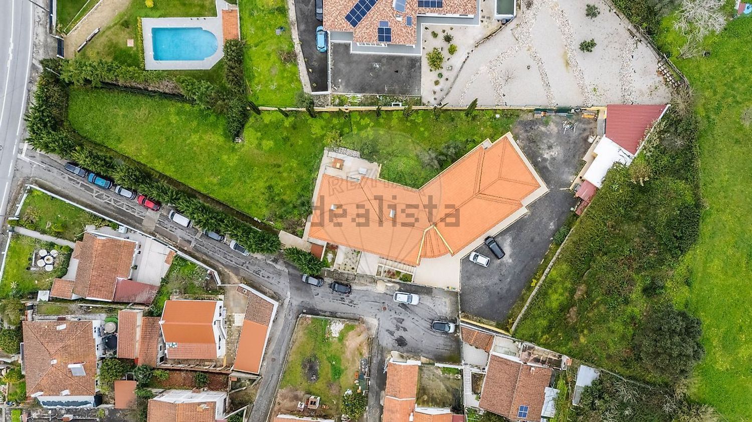 小楼房或独栋别墅出售在Estrada de Paços - 照片