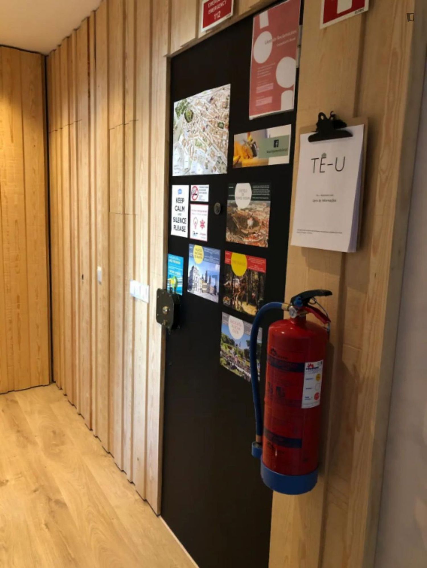 出租公寓 t1在Rua Henriques Nogueira - 过道