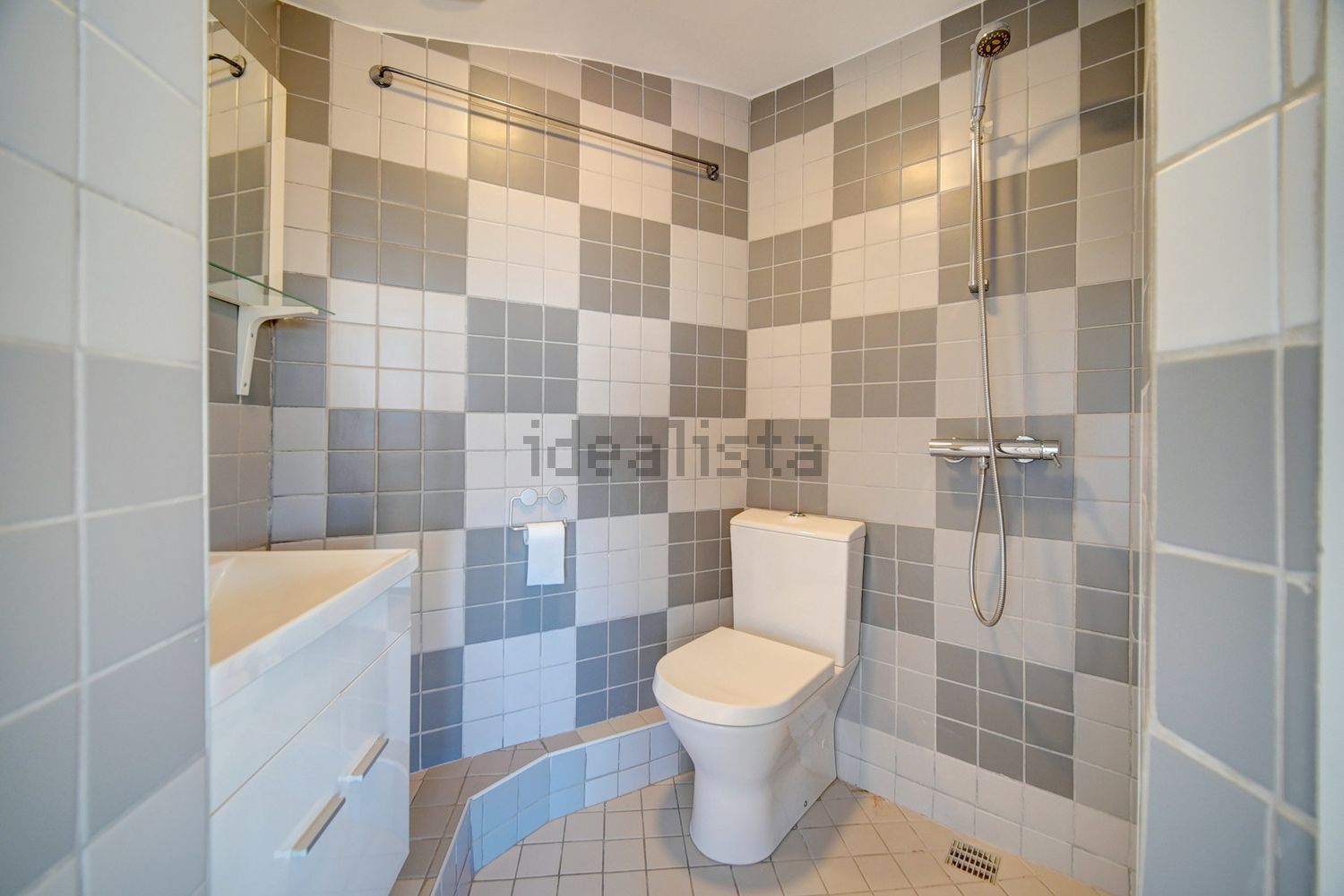 复式公寓出售在Rua da Academia das Ciências - 卫生间