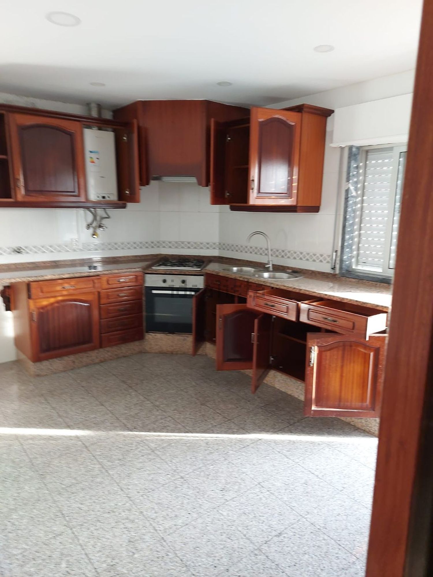 出租公寓 t2在Rua Alto do Pedregal, 52 - 厨房