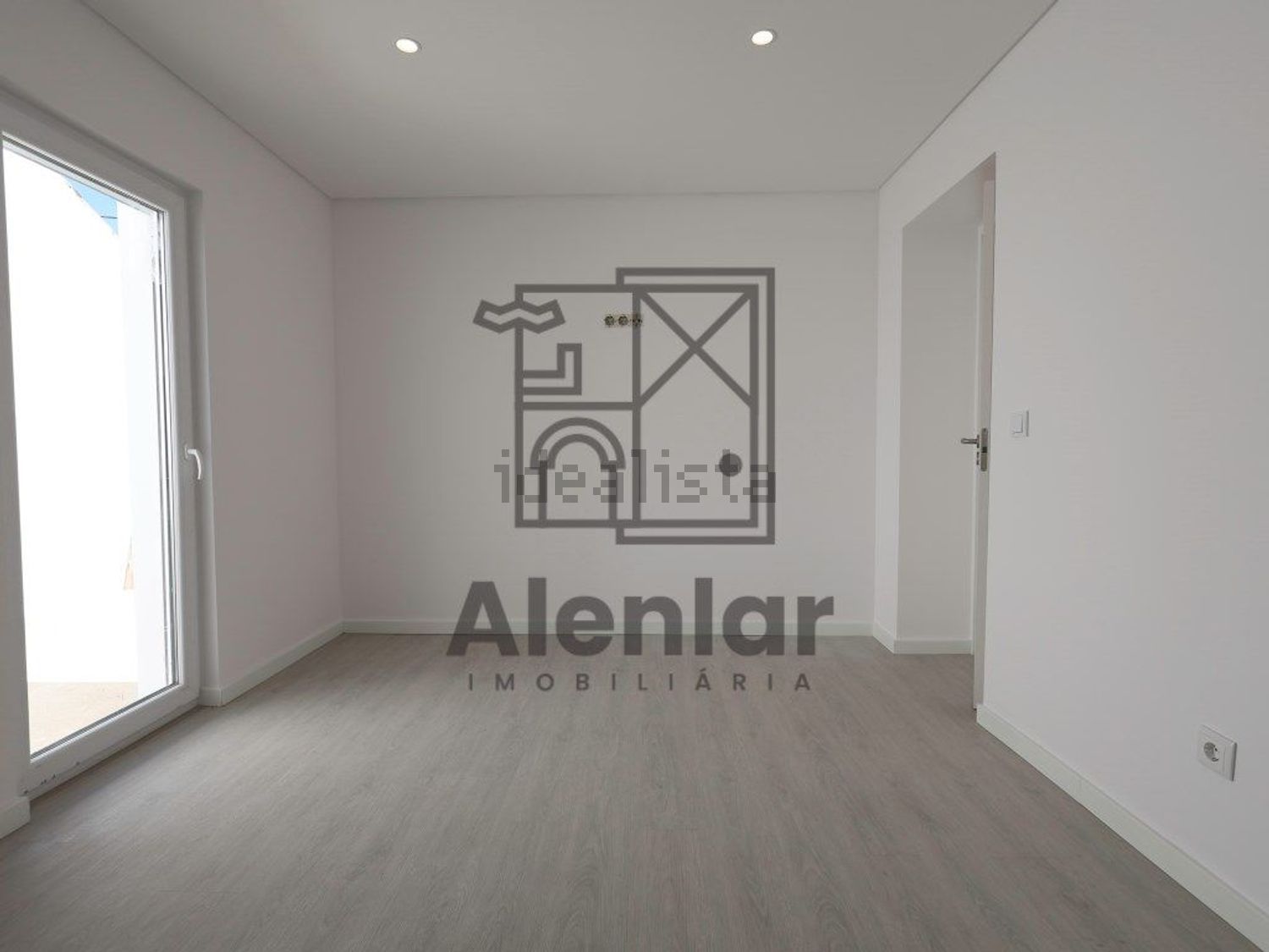 小楼房或独栋别墅出售在Ventosa - 照片