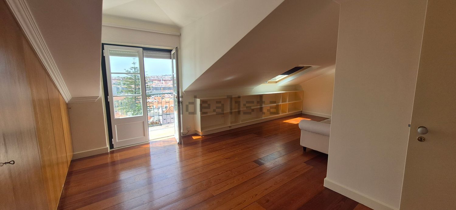 出租顶层公寓在Rua Ribeiro Sanches - 餐厅