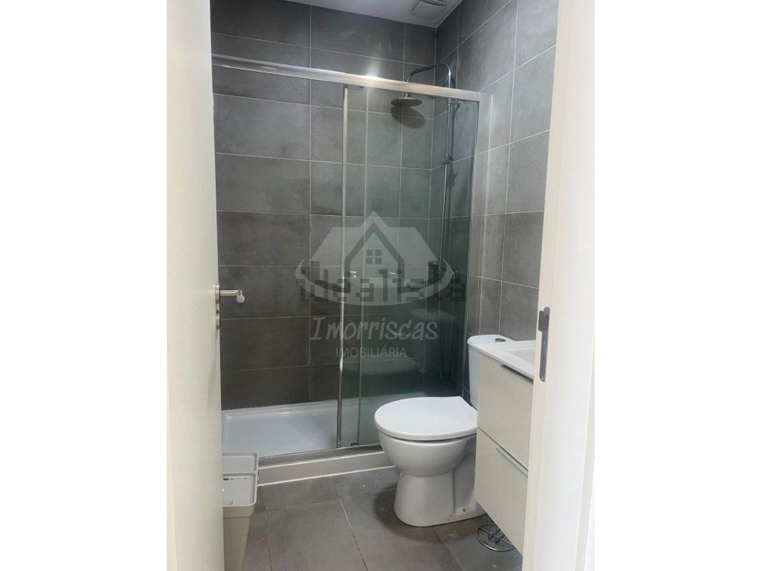 公寓 t2出售在Rua Cidade da Horta, 5 - 卫生间