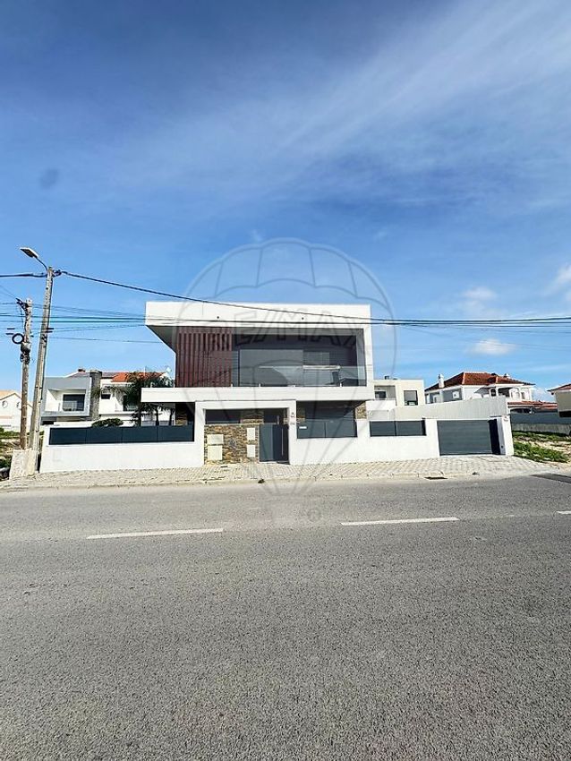 小楼房或独栋别墅出售在Alameda Miguel Torga