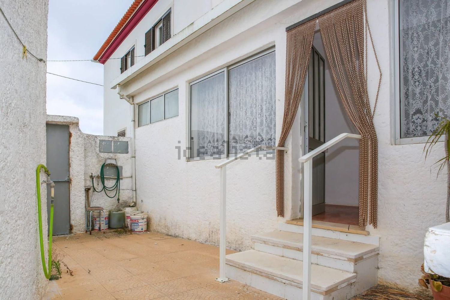 小楼房或独栋别墅出售在Rua das Flores - 外立面