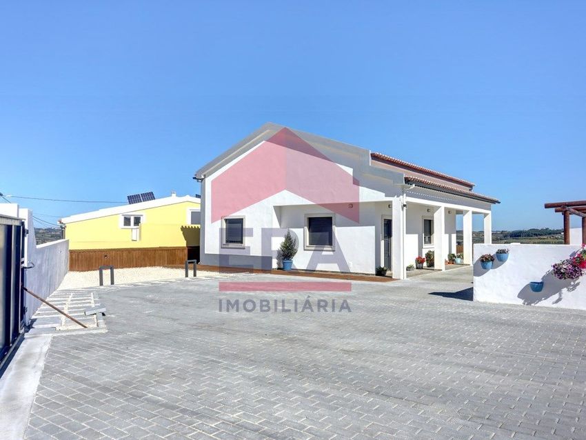 小楼房或独栋别墅出售在Rua do Picoto