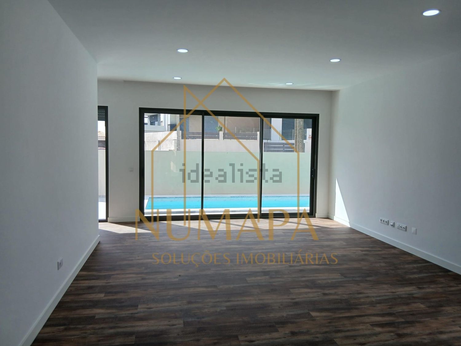 小楼房或独栋别墅出售在Rua Mário Sá - 居住