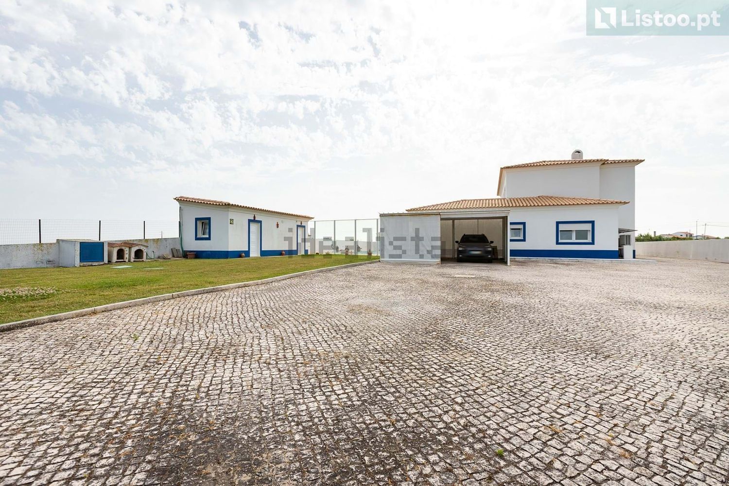 小楼房或别墅出售在Caminho da Murteira - 外立面