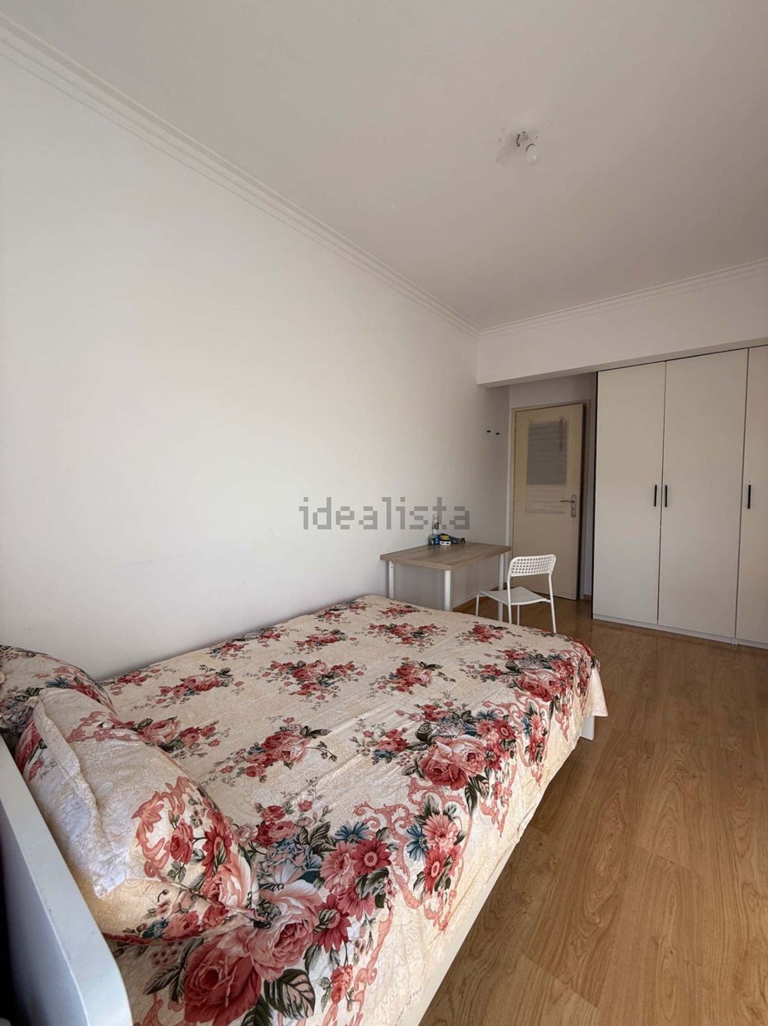 出租房间在Estrada de Benfica s/n - 卧室