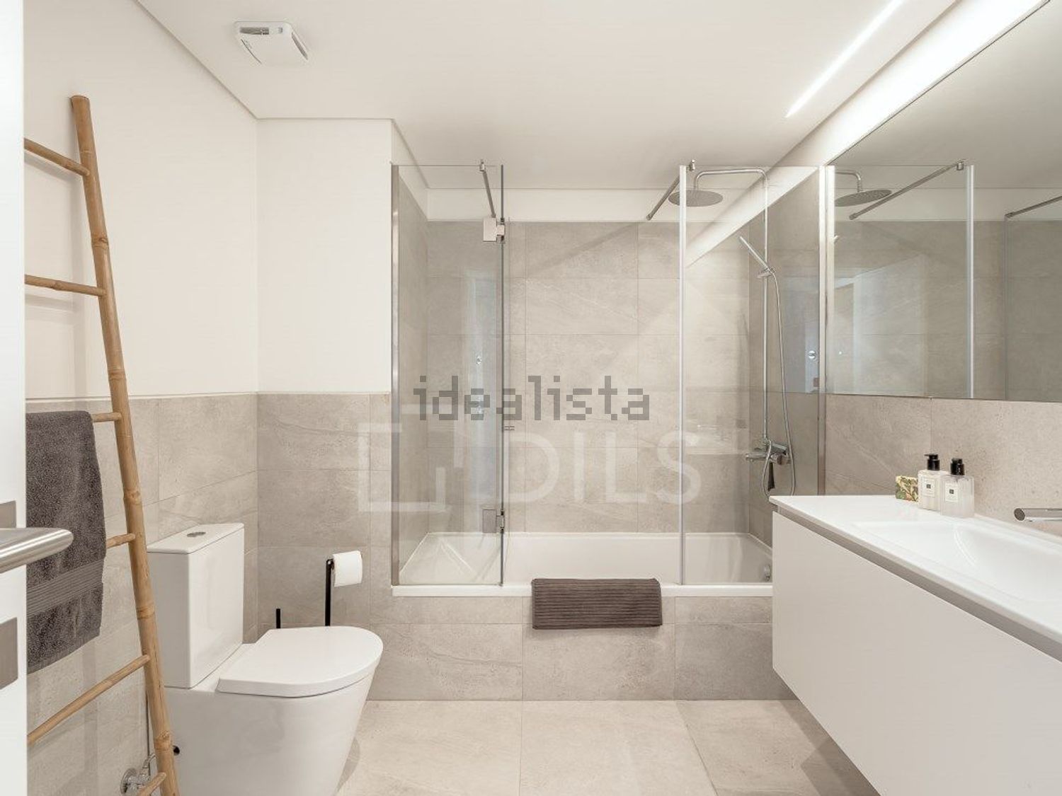 公寓 t1出售在Avenida de Berlim - 卫生间