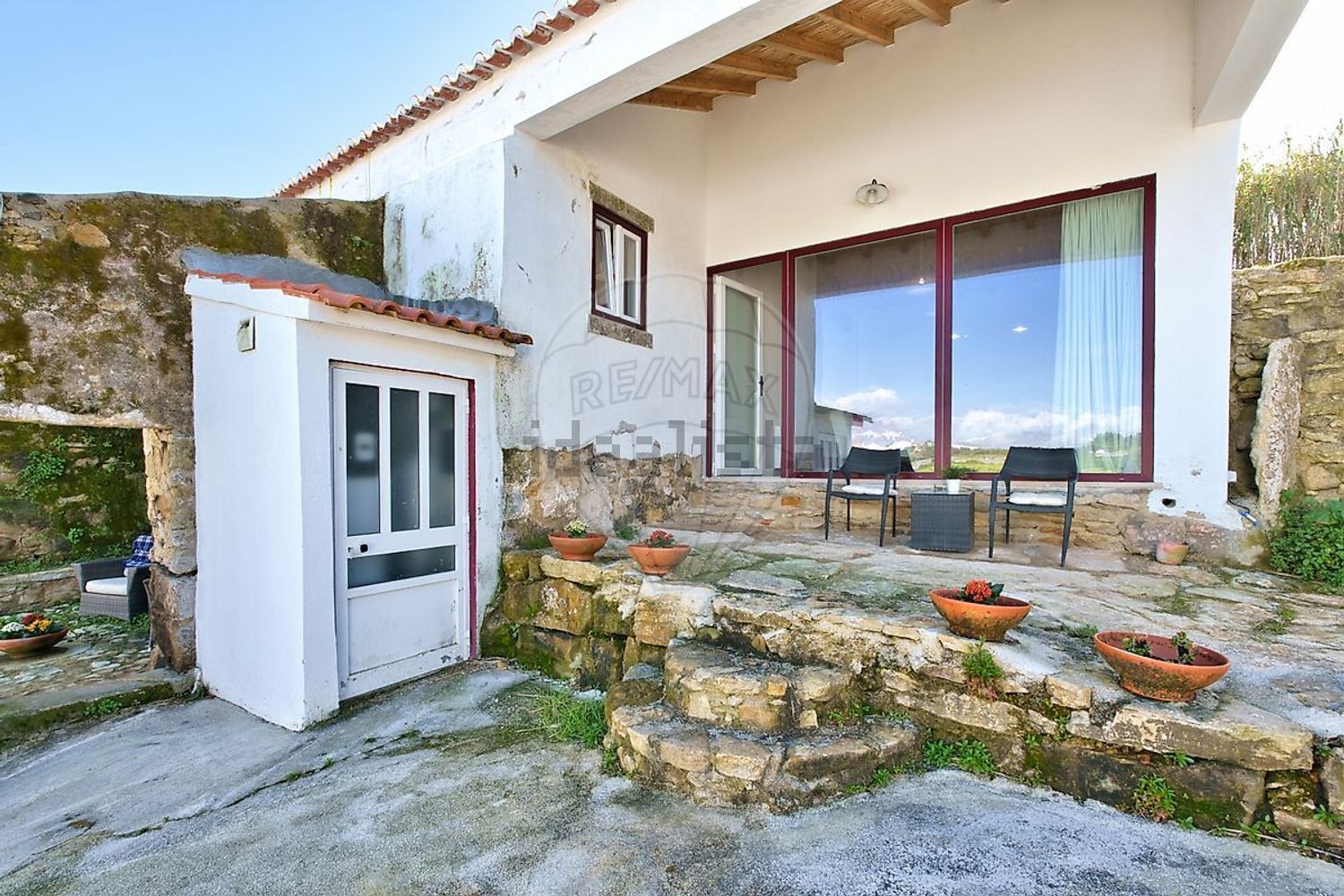 小楼房或独栋别墅出售在Rua da Liberdade - 外立面