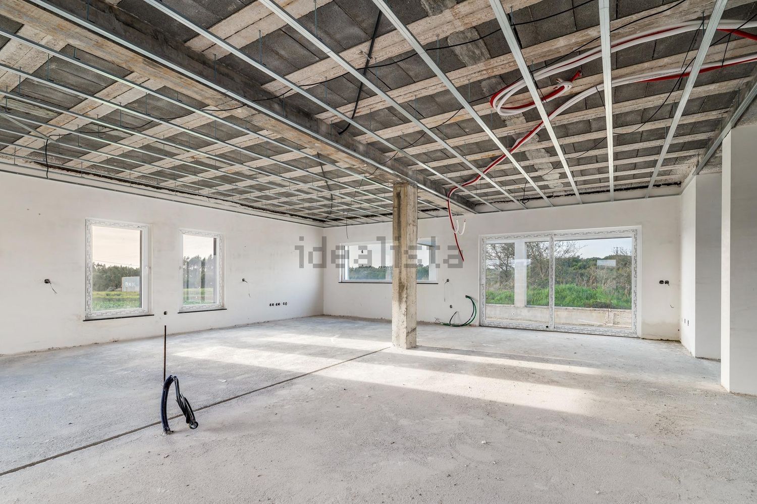 小楼房或独栋别墅出售在São Bartolomeu dos Galegos e Moledo - 停车位