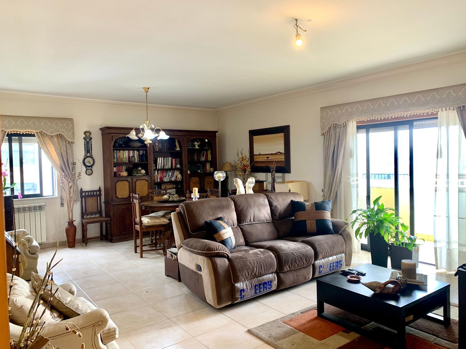 公寓 t2出售在Praceta Bernardo da Costa Macedo - 客厅