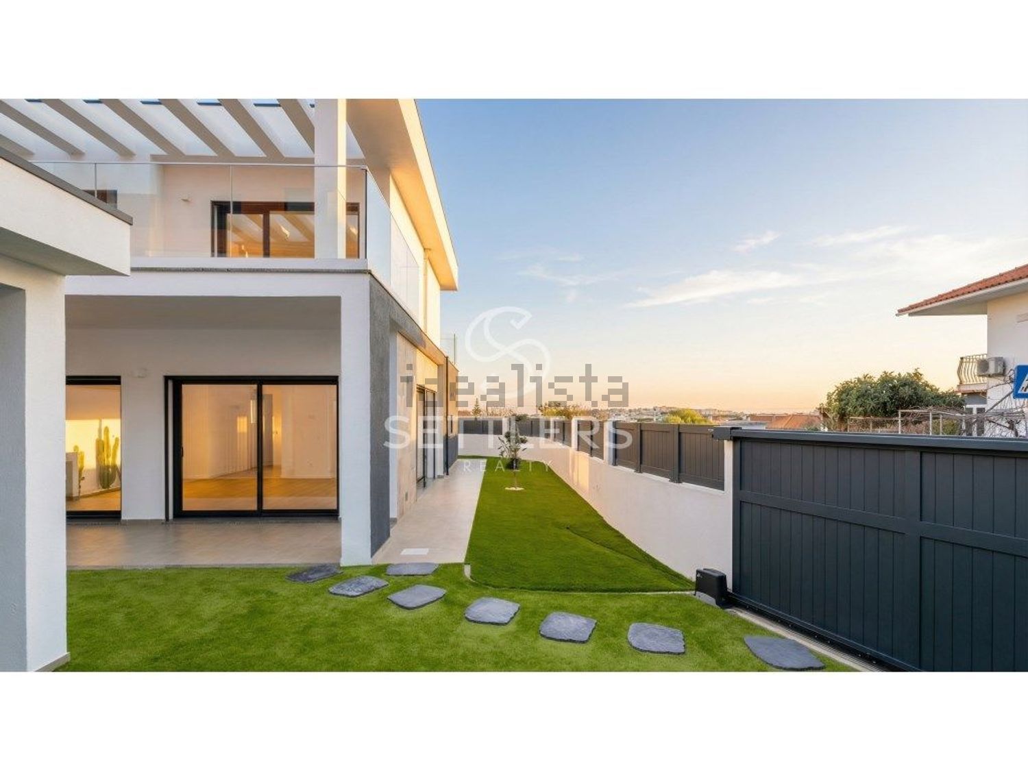 双拼别墅出售在Porto Salvo - 照片