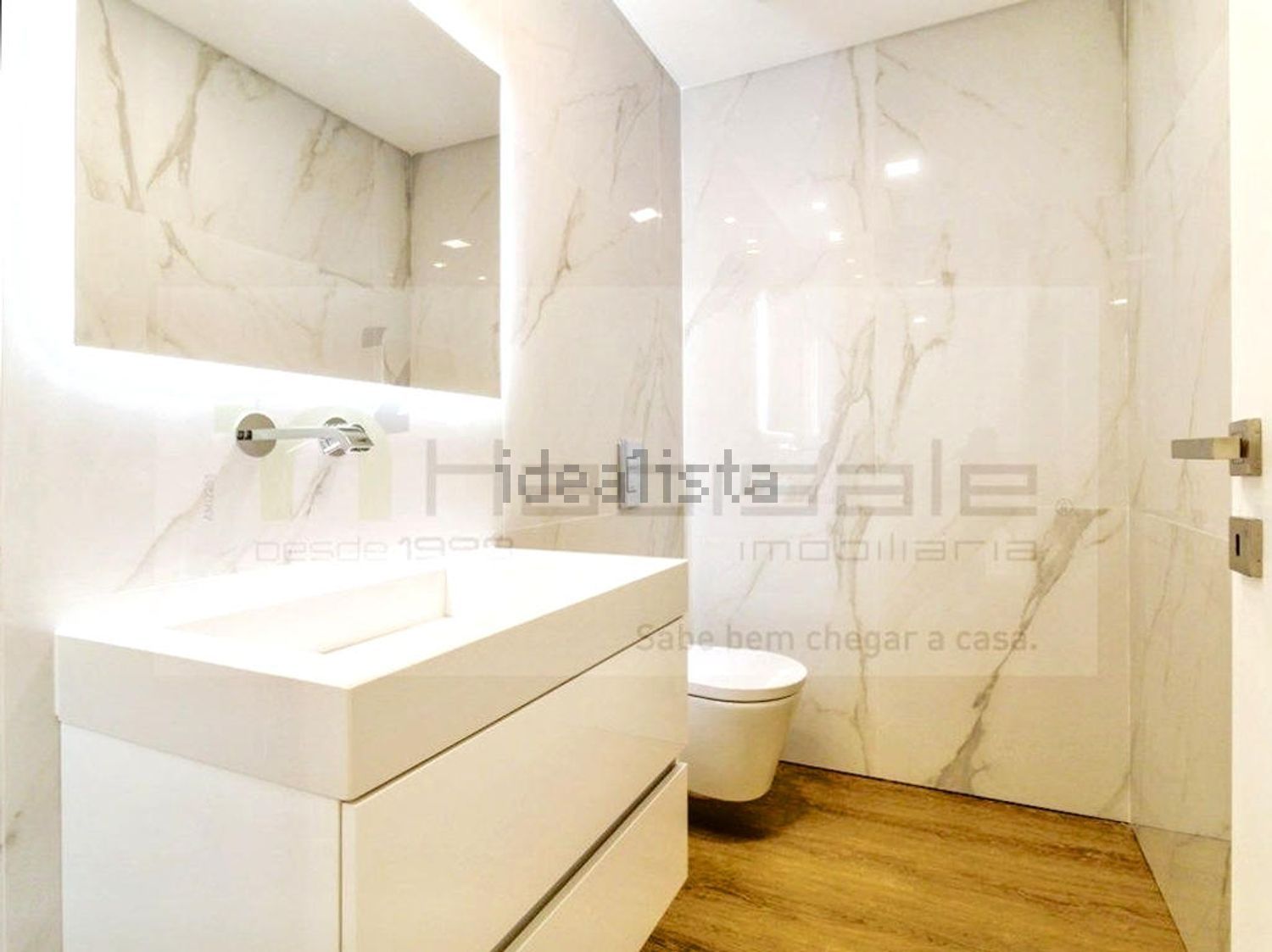 小楼房或独栋别墅出售在Rua Vieira da Silva - 卫生间