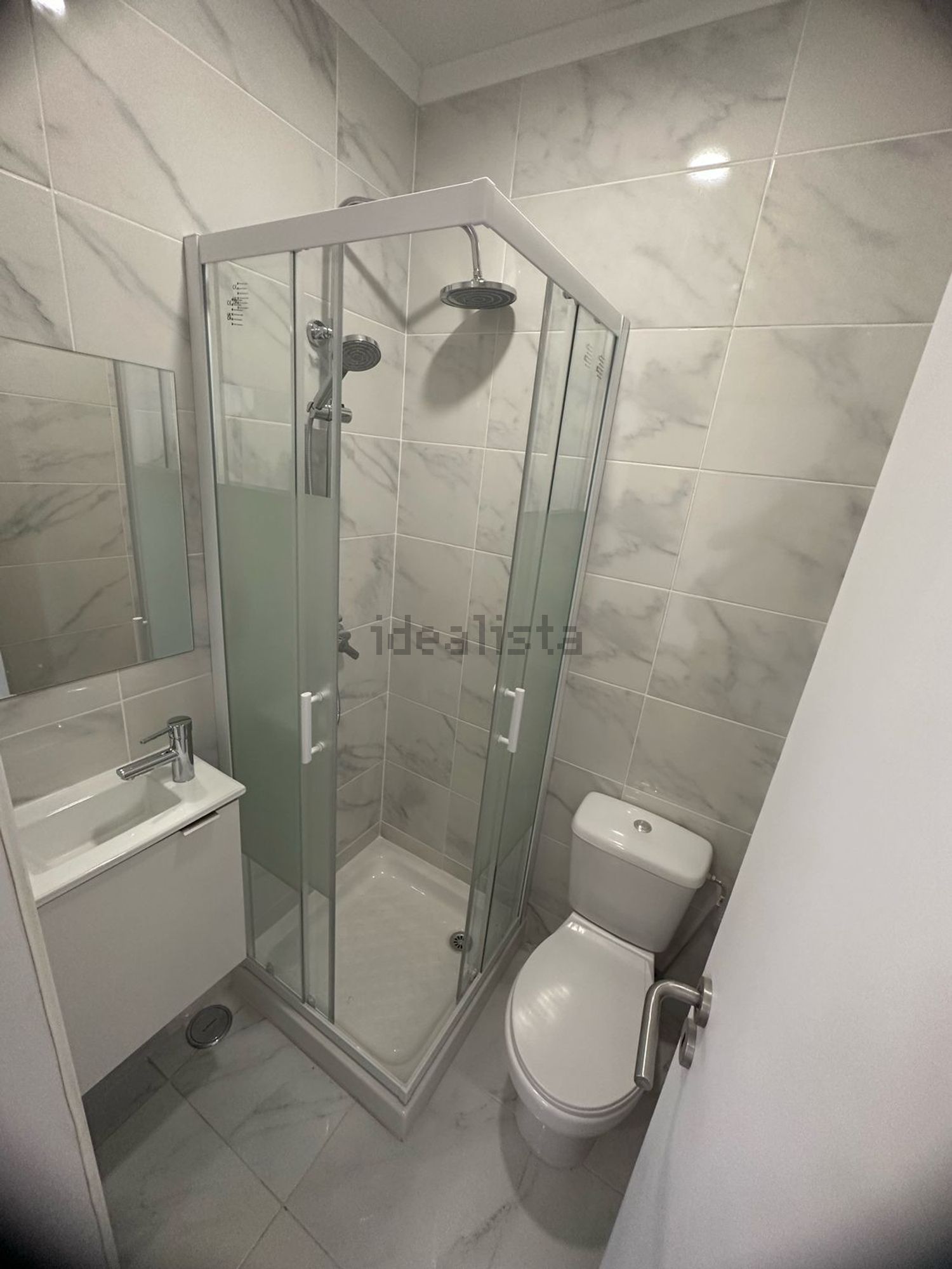 出租房间在Rua Florbela Espanca, 11 - 卫生间