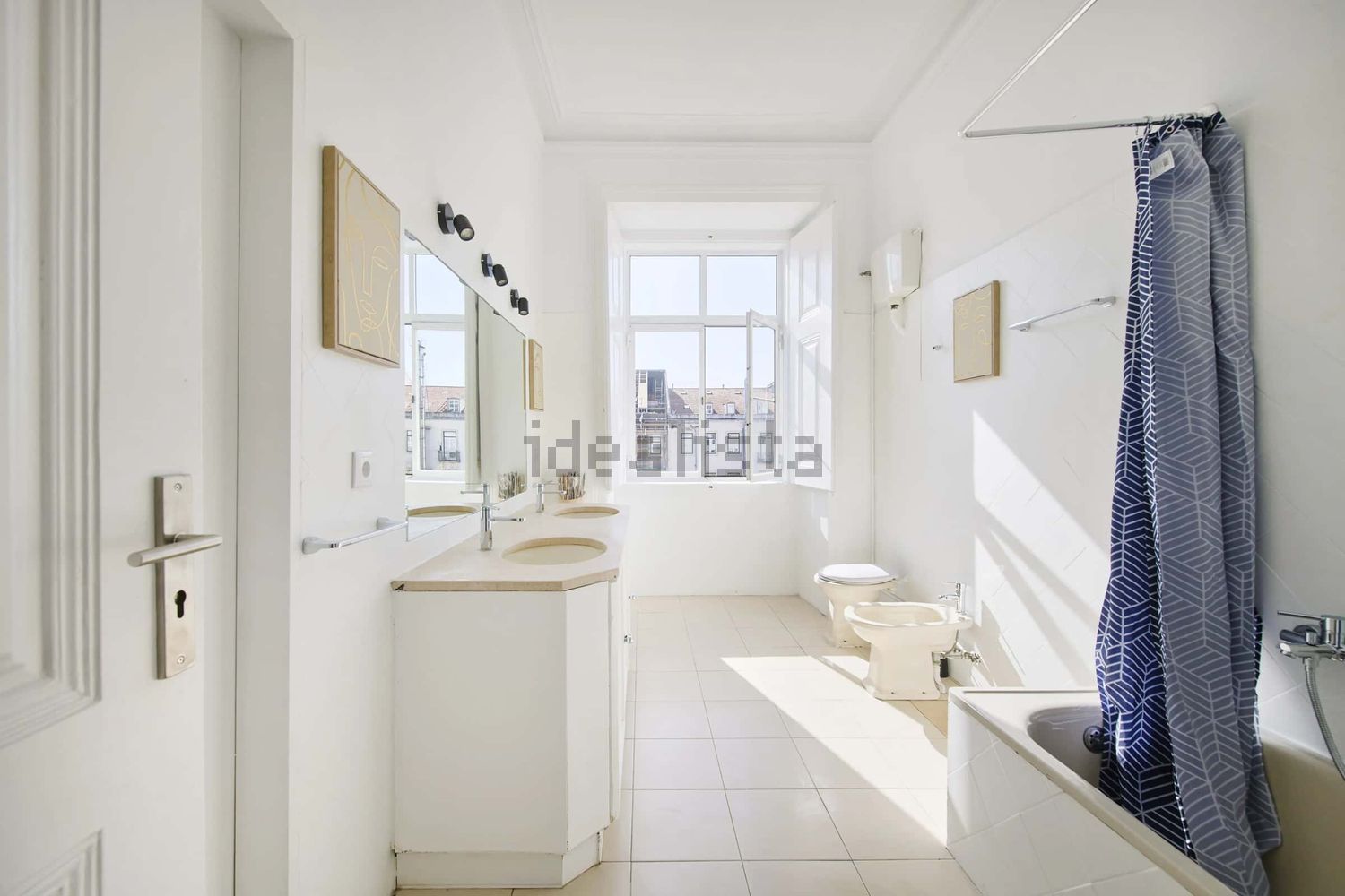 出租房间在Largo Vitorino Damásio, 2 - 厨房