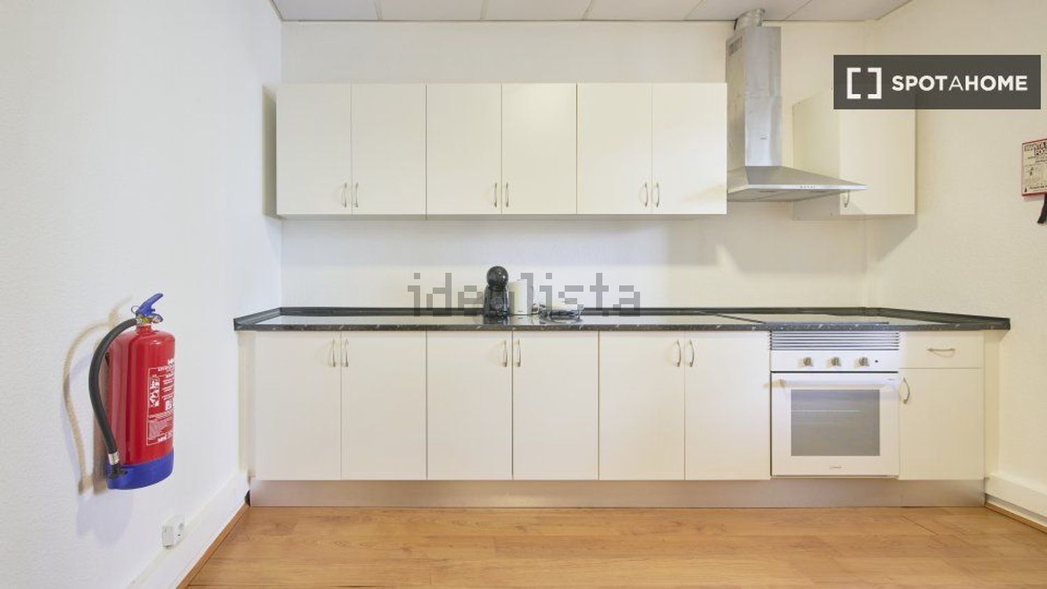 出租房间在Rua Alexandre Herculano - 厨房