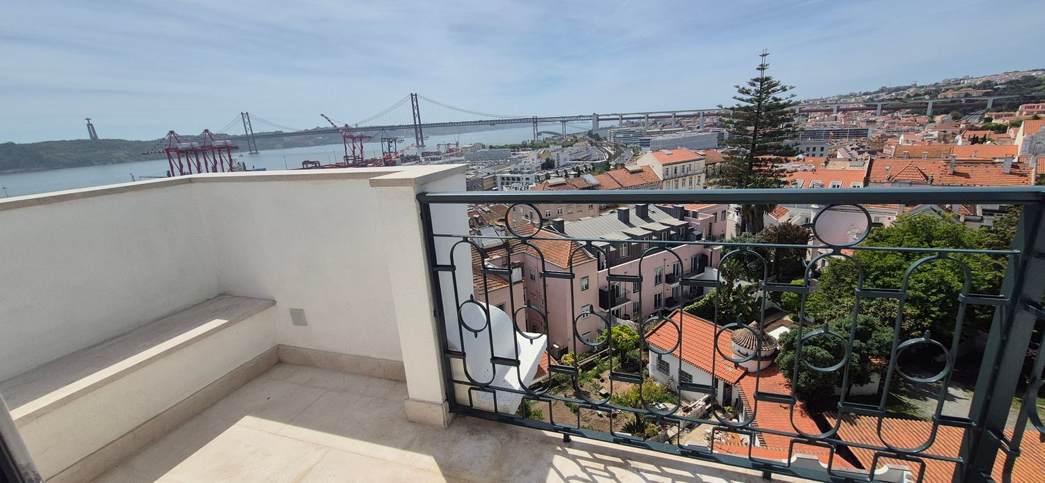 出租顶层公寓在Rua Ribeiro Sanches