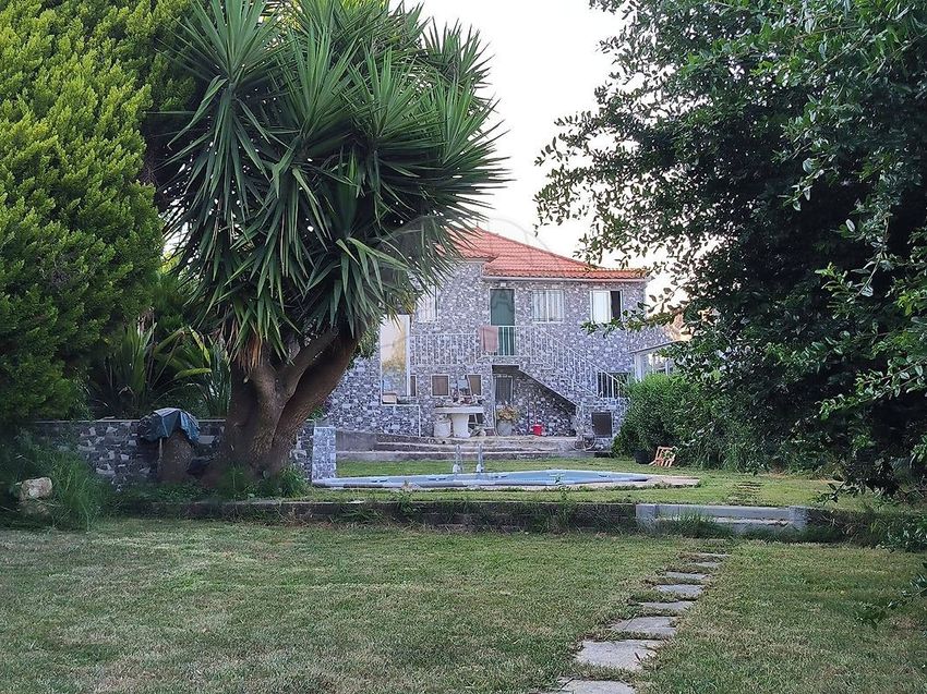 小楼房或独栋别墅出售在Rua da Mata de Palhacana