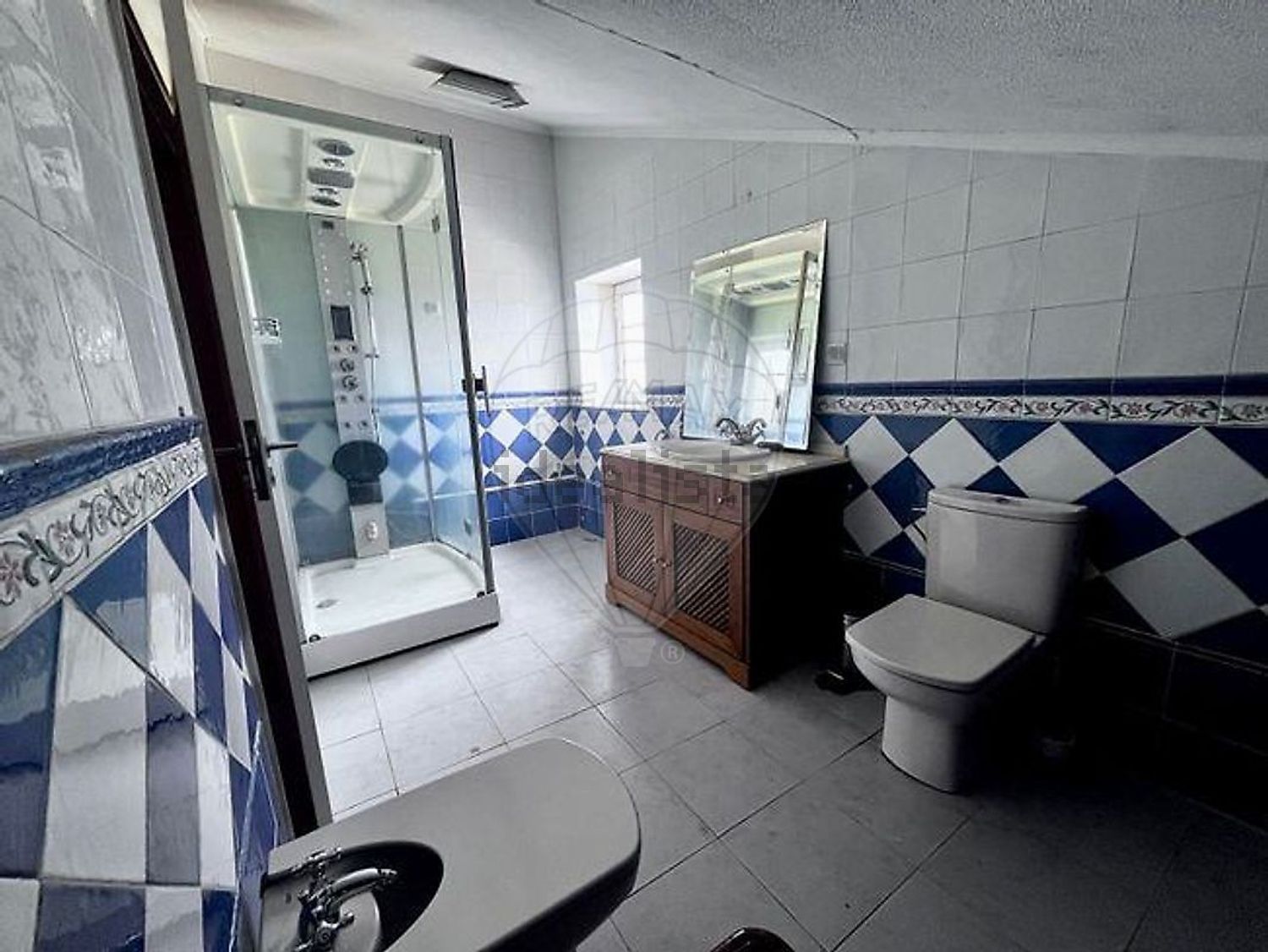 小楼房或独栋别墅出售在Rua do Cabeço - 卫生间