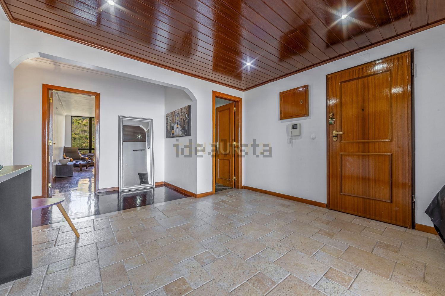 公寓 t4出售在Rua David Mourão-Ferreira s/n - 过道