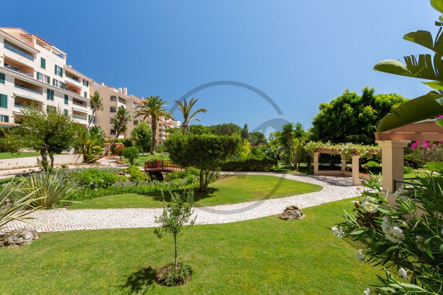 出租公寓 t4在Avenida Manuel Júlio Carvalho e Costa - 花园