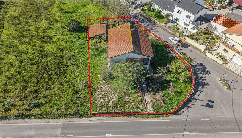 小楼房或独栋别墅出售在São Quintino