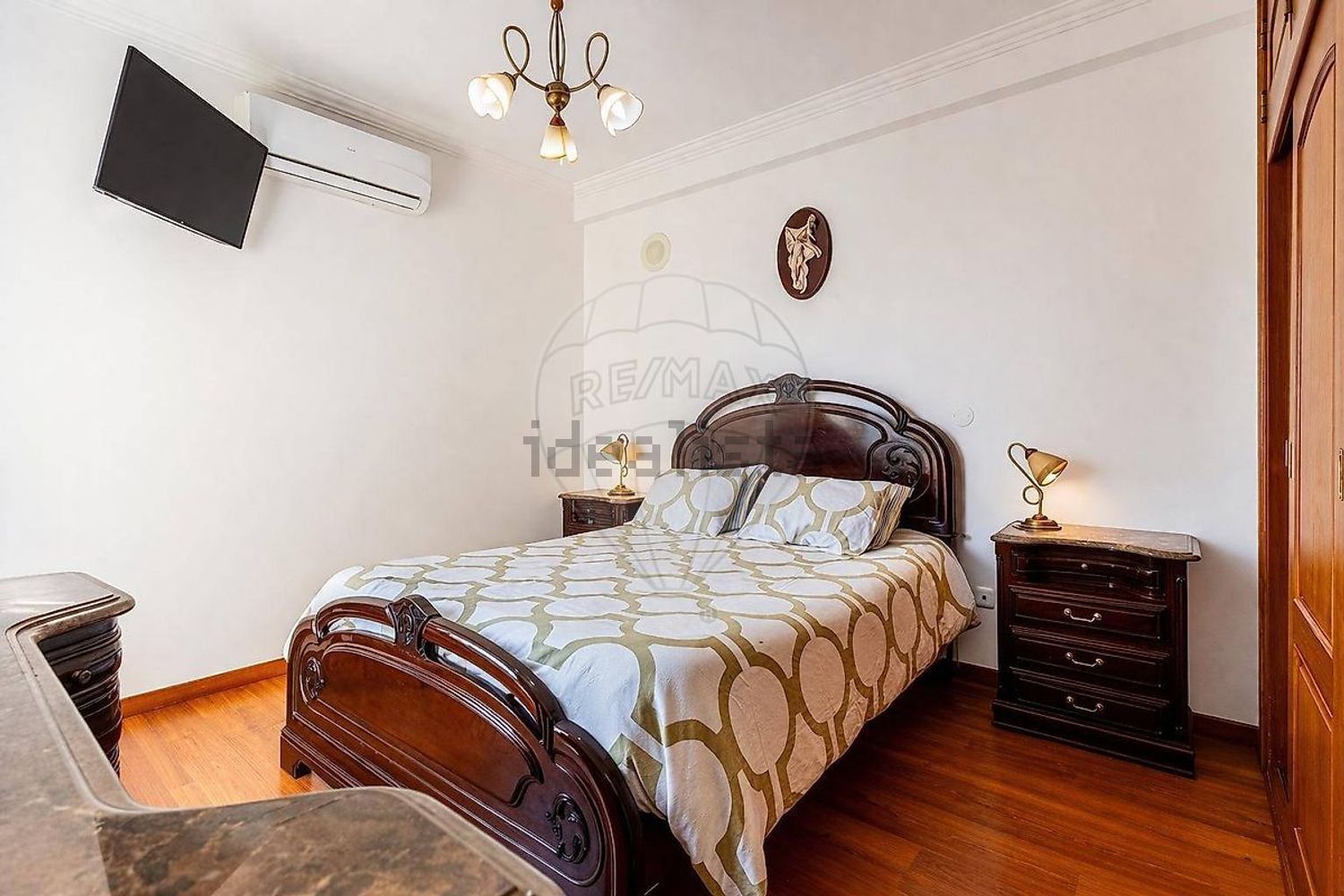 小楼房或独栋别墅出售在Rua das Flores - 卧室