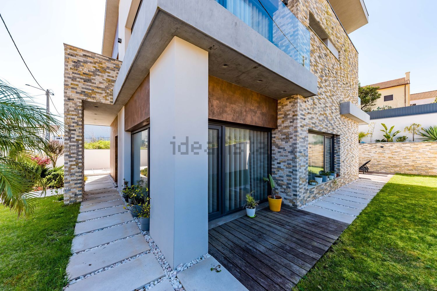 双拼别墅出售在Ramada e Caneças - 外立面