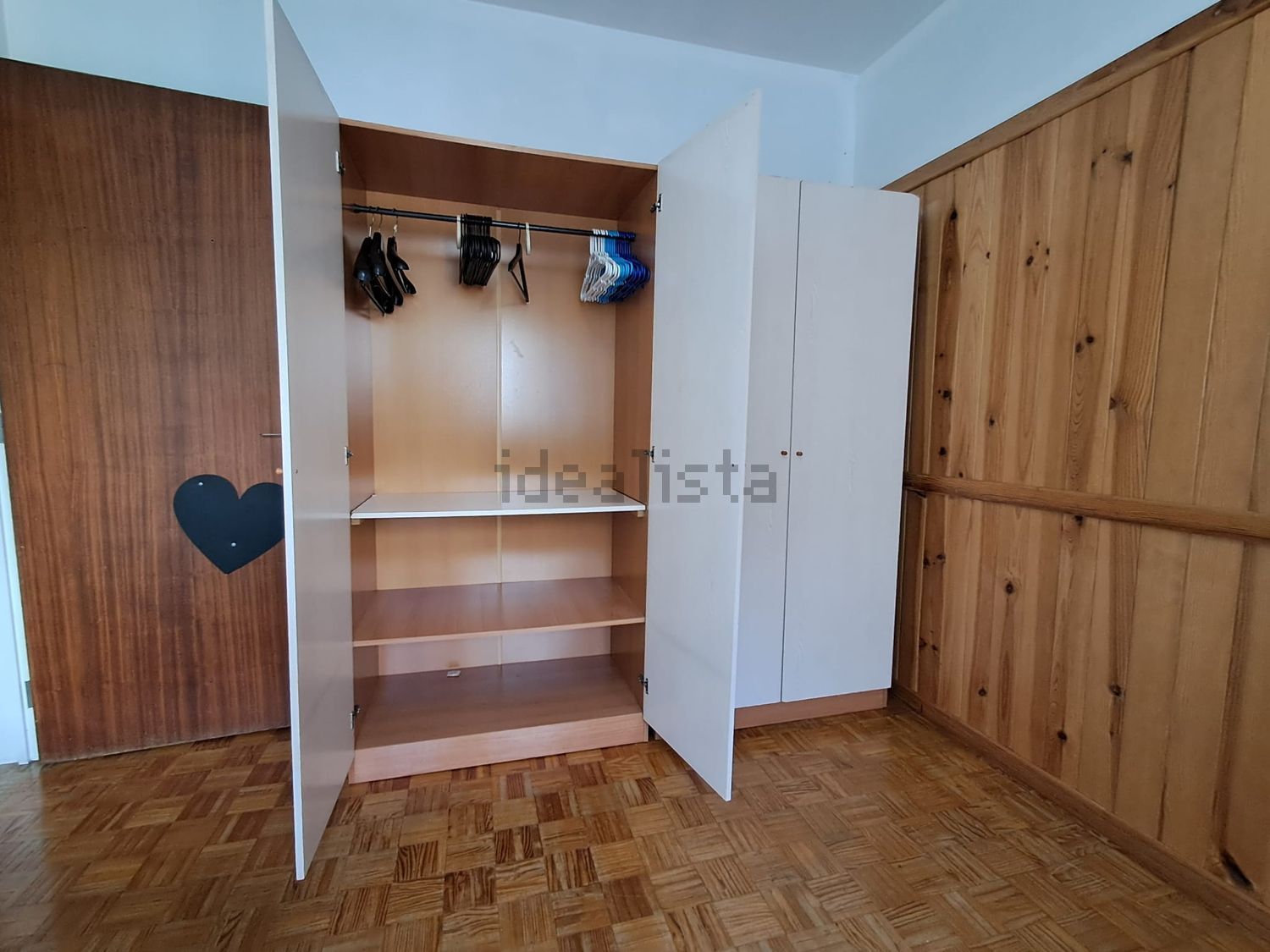 出租房间在Praceta Amadeu de Sousa Cardoso, 1 - 试衣间