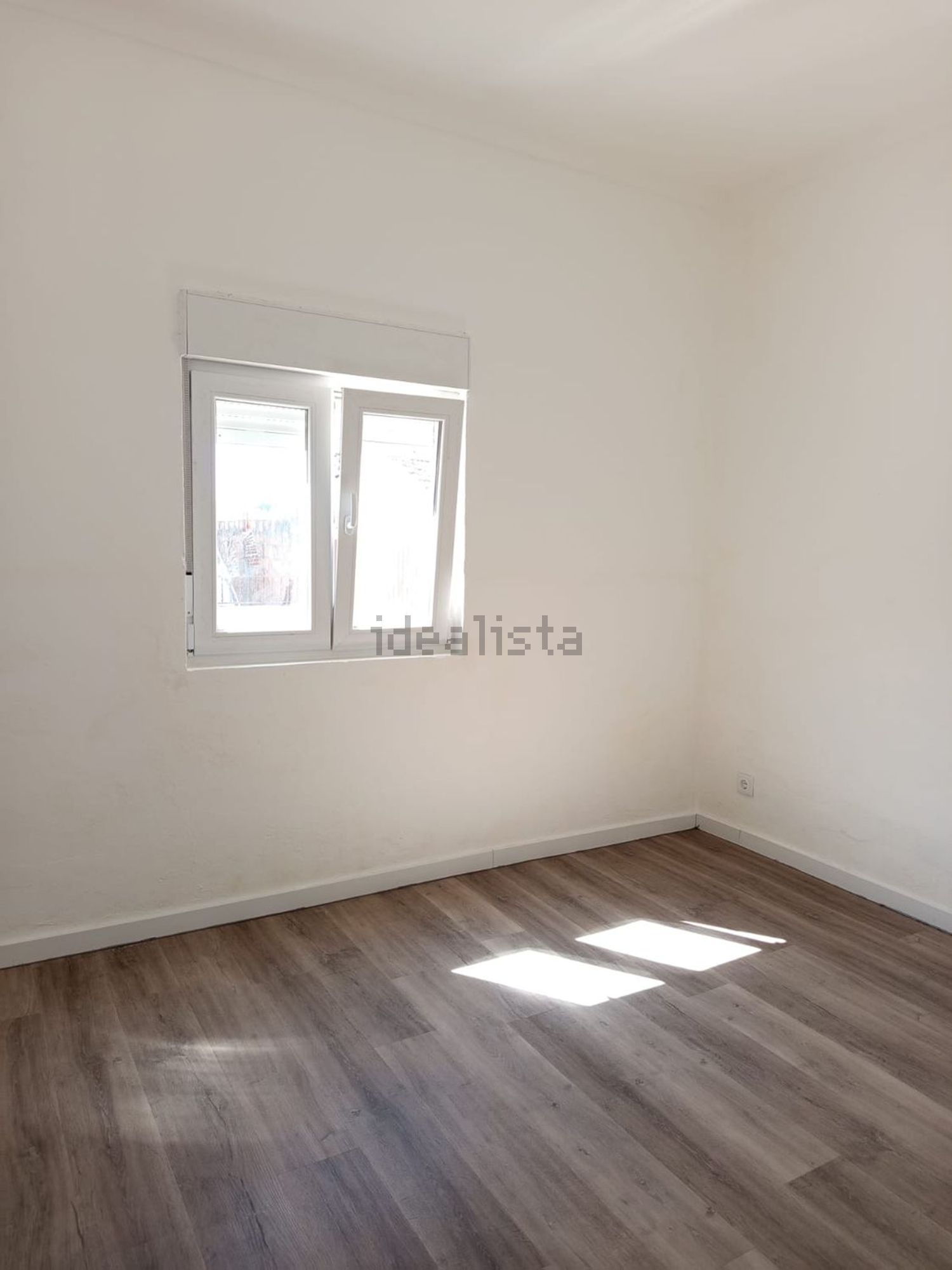 出租小楼房在Rua 1 de Maio, 22 a - 门廊