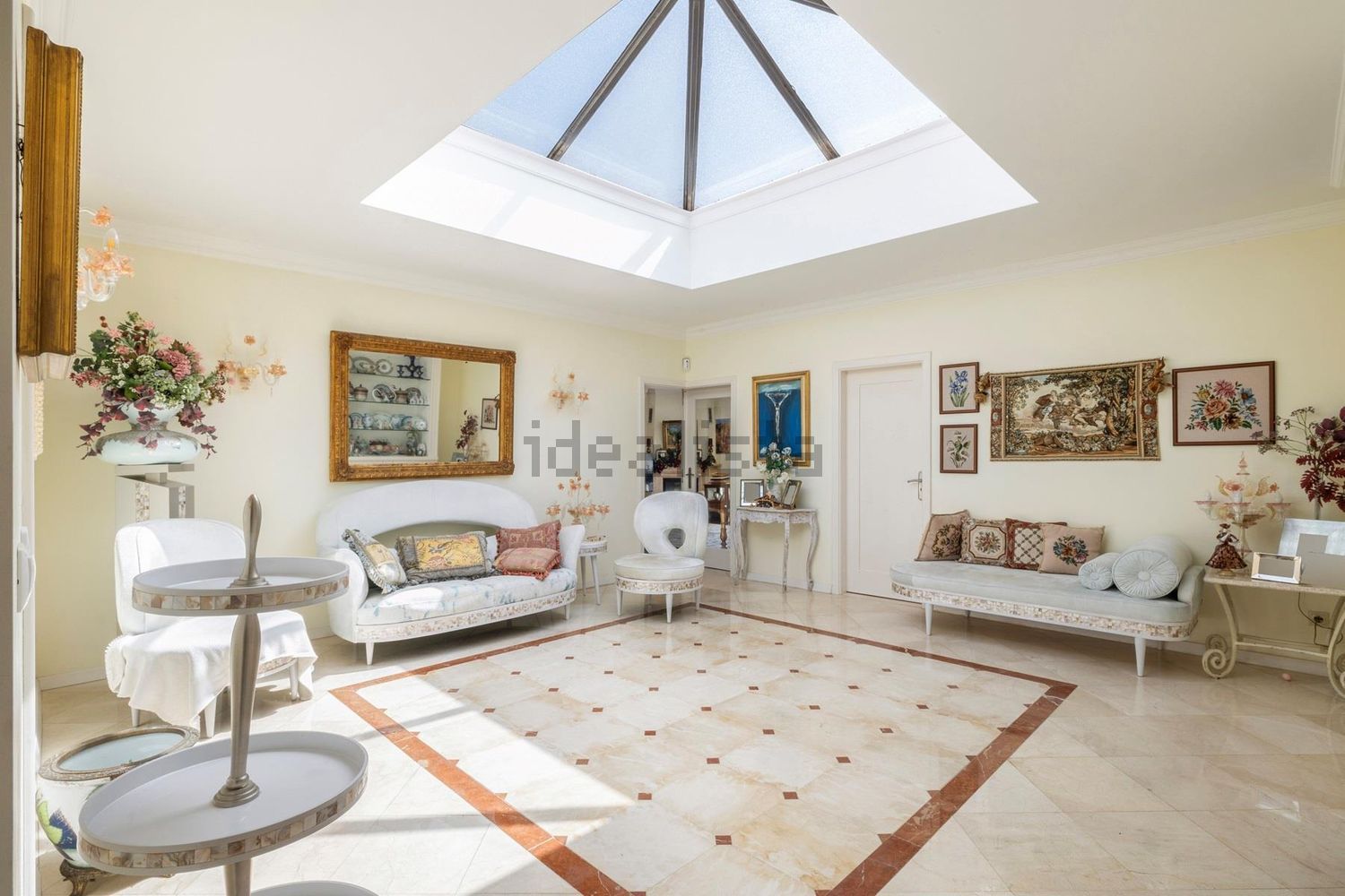 小楼房或独栋别墅出售在Rua da Mãe d'Água, 20 - 客厅