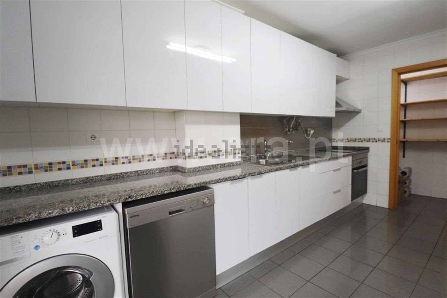 出租公寓 t3在Rua António Botto - 厨房