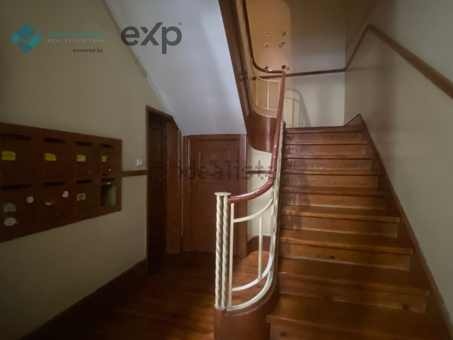 公寓 t3出售在Rua Barão de Sabrosa s/n - 楼梯