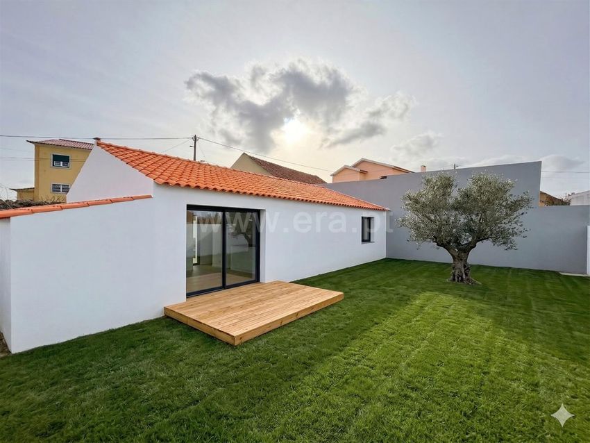 双拼别墅出售在Rua Principal