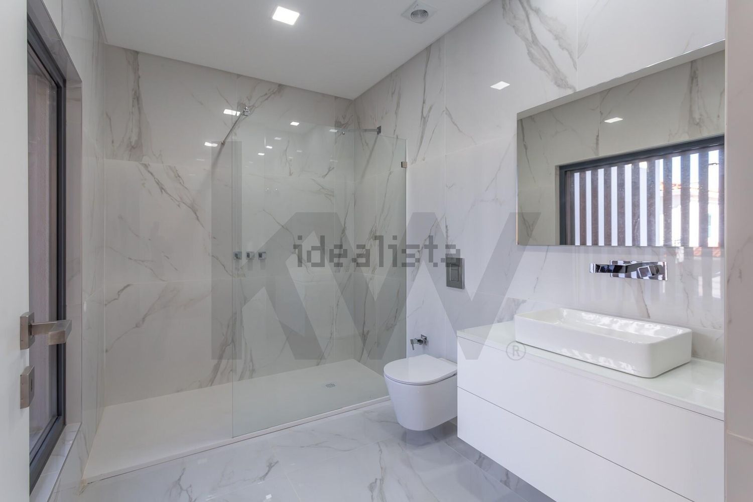 双拼别墅出售在Rua Marechal Craveiro Lopes s/n - 卫生间