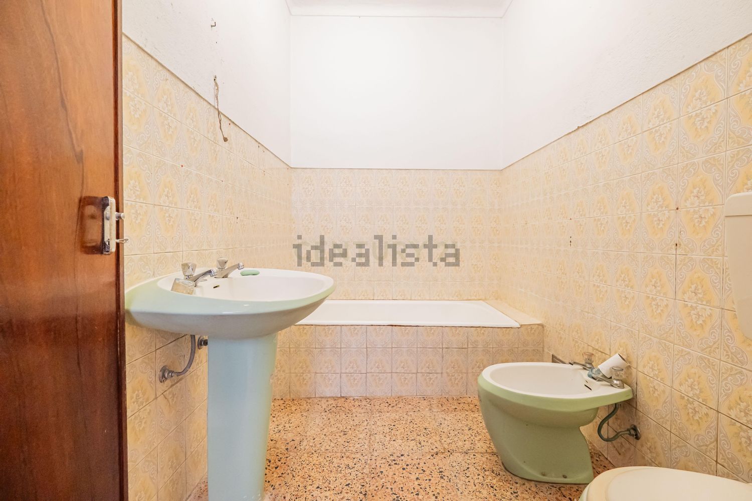 小楼房或独栋别墅出售在Rua General Humberto Delgado, 6 - 卫生间