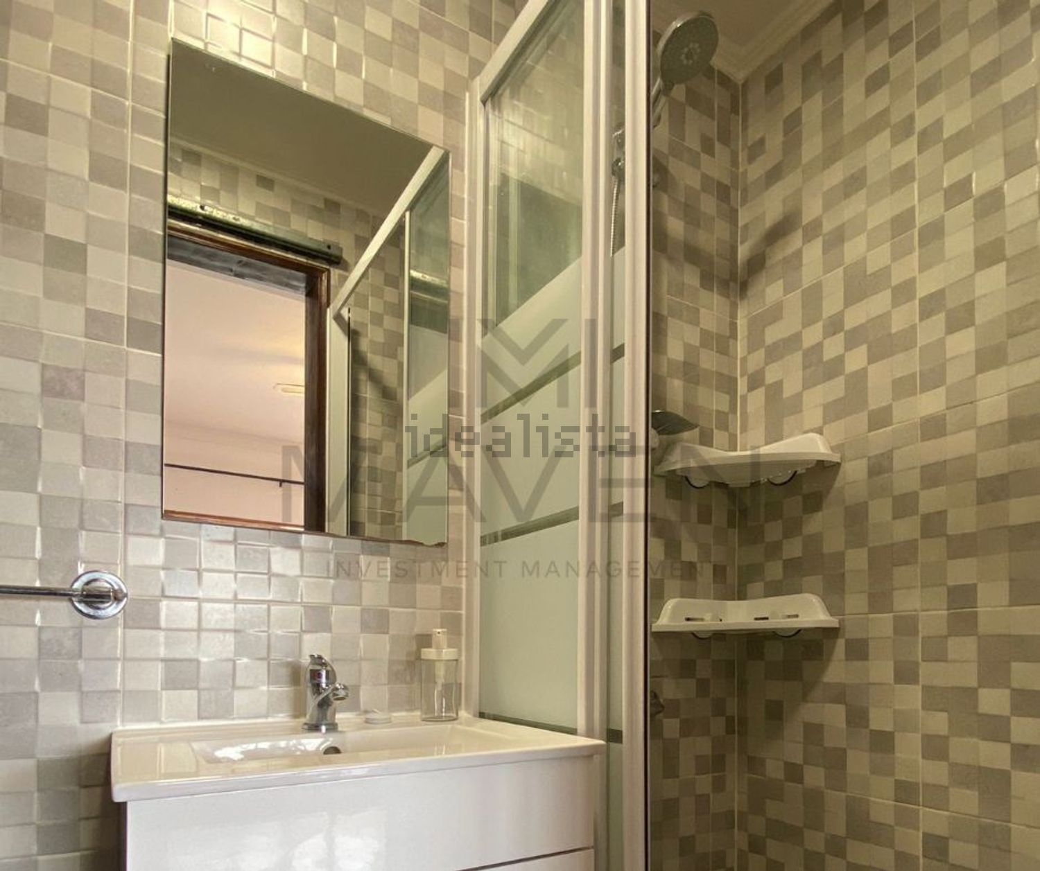 出租顶层公寓在Avenida Professor Rui Luís Gomes - 卫生间