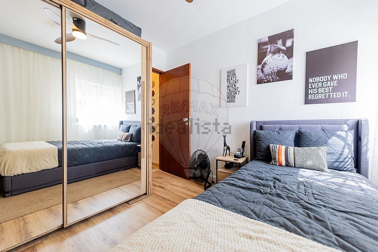 公寓 t4出售在Rua Fernando Pessoa - 卧室