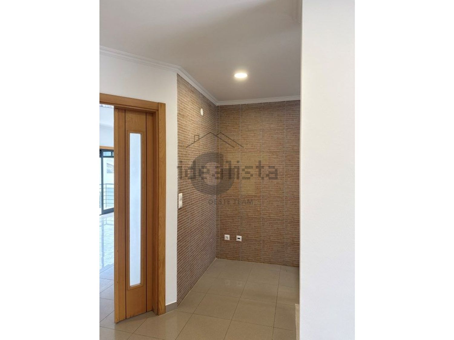 小楼房或独栋别墅出售在Rua Pulido Valente, 14 - 过道