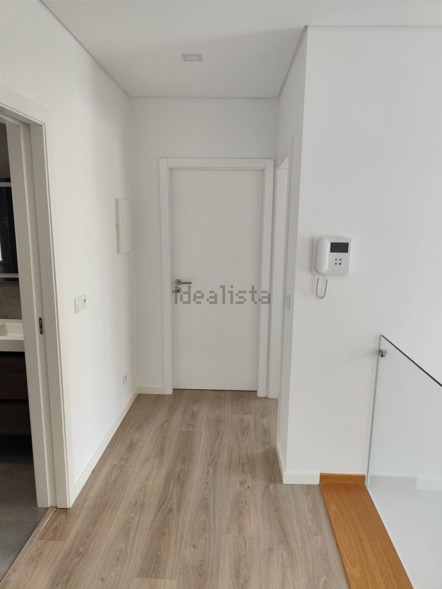 出租小楼房或独栋别墅在Praceta Santa Rita de Cássia - 过道