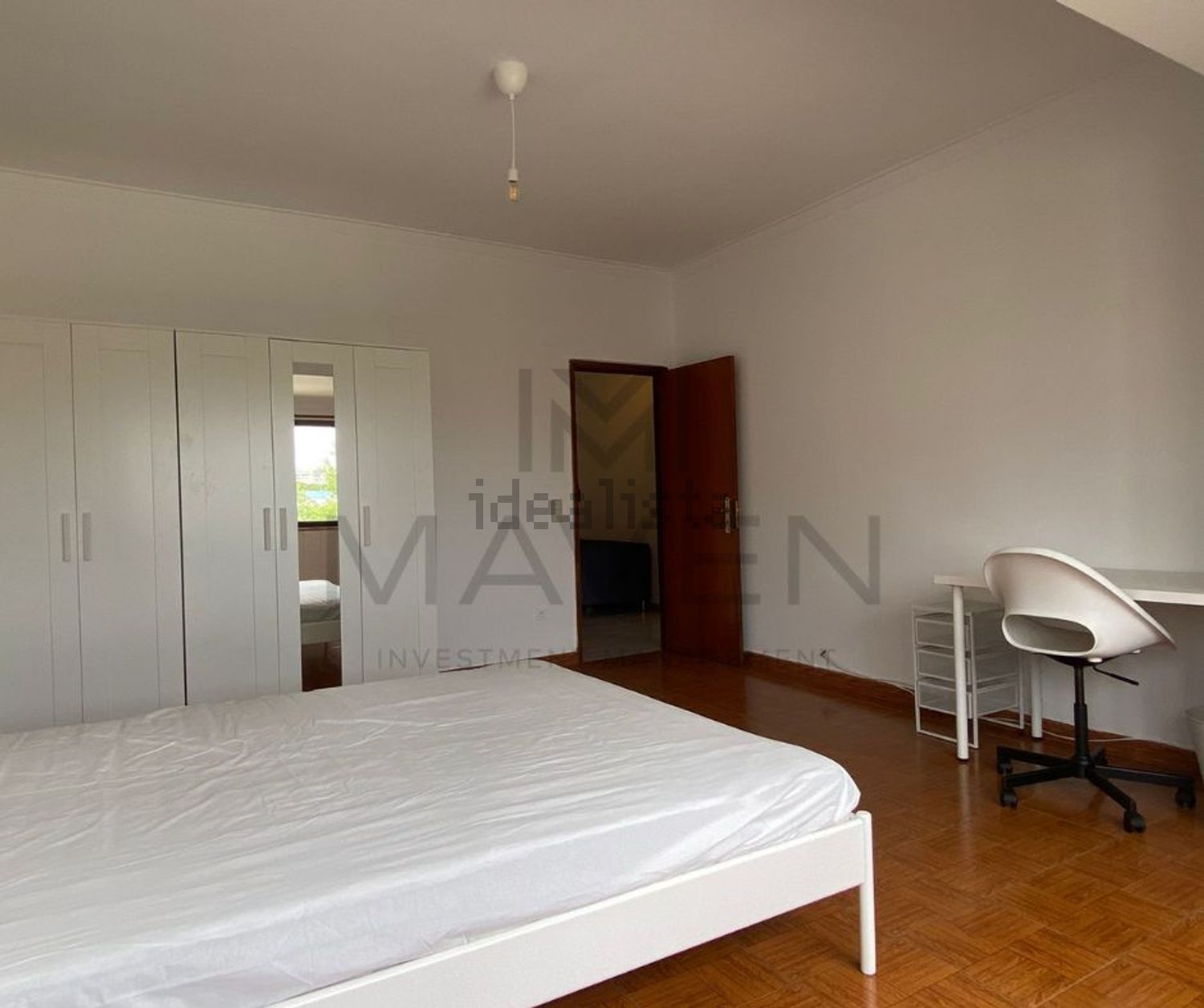 出租顶层公寓在Avenida Professor Rui Luís Gomes - 卧室